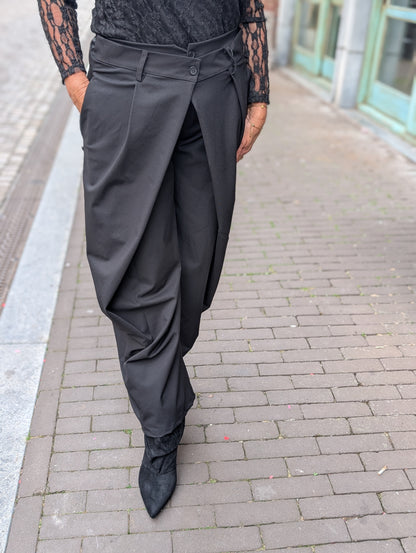 Zowi pantalon met overslagdetail - Zwart