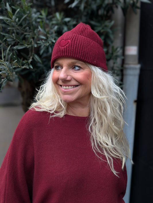 Gebreide muts met hartje - Bordeaux rood