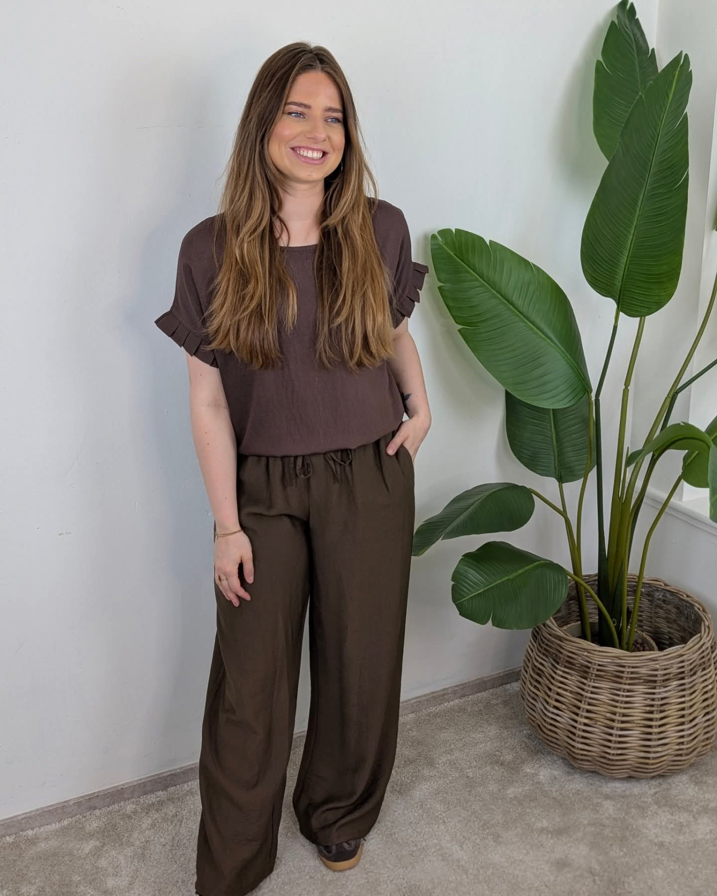 Babs ruffle top - Bruin