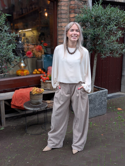 Hilde blouse met elastiek onderin - Creme