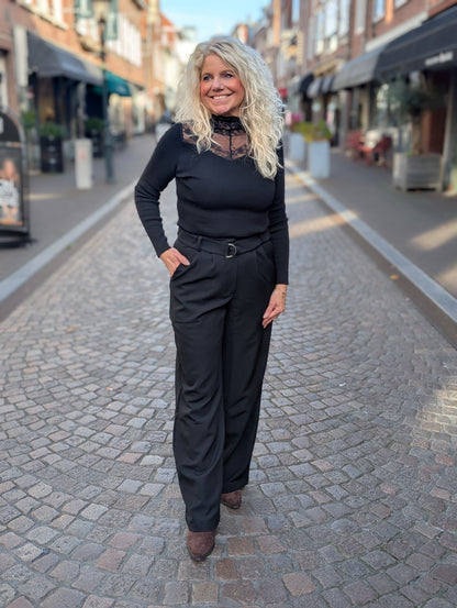 Zusss zwarte wijde broek met ceintuur