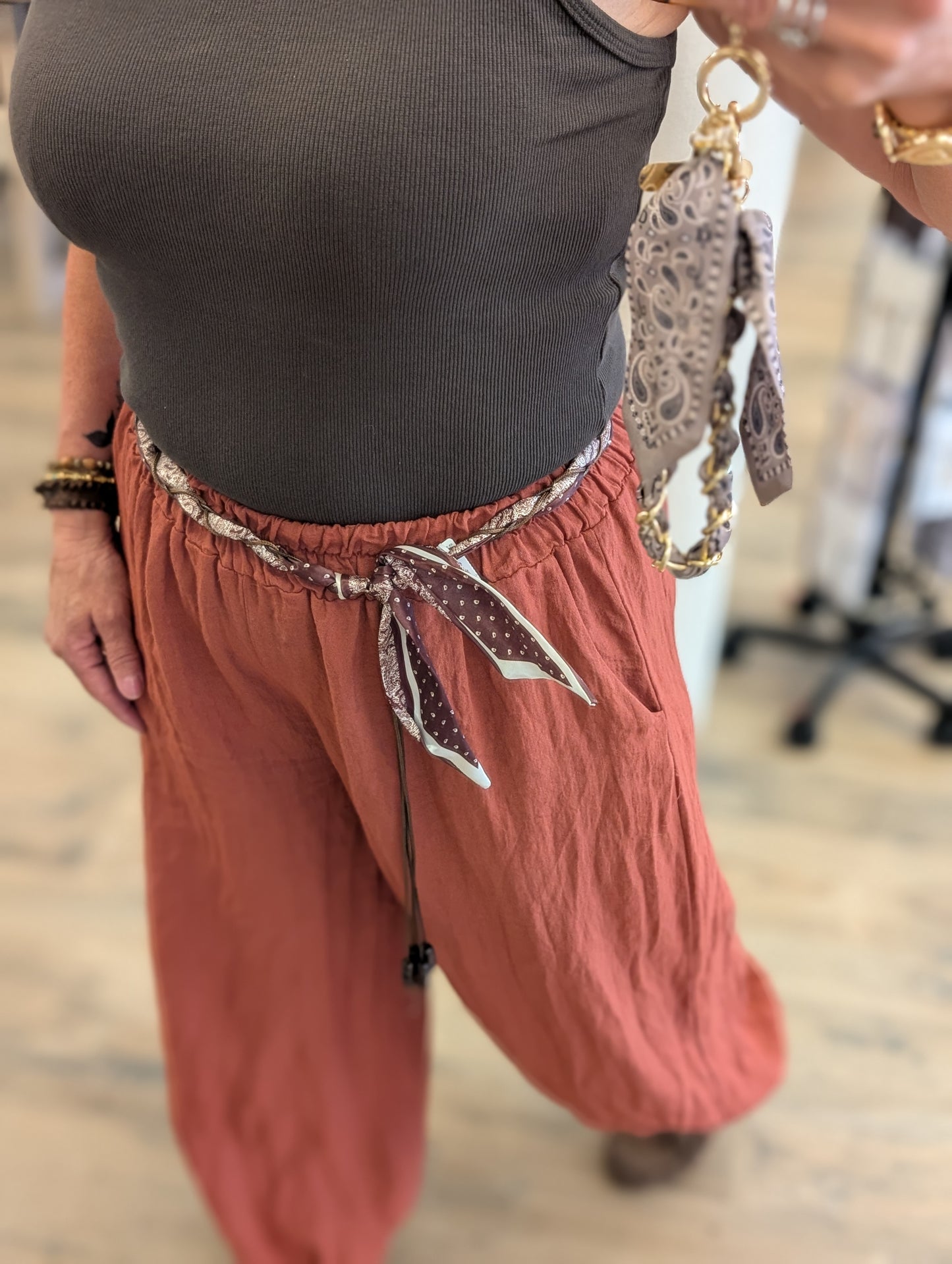 Print riem met sjaaltjes en kralen - Bruin / creme