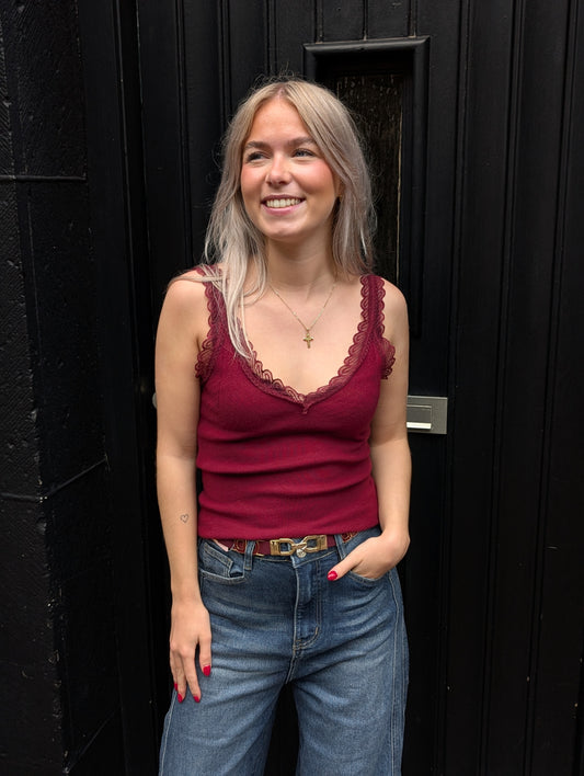 Paula top met kant - Bordeaux rood