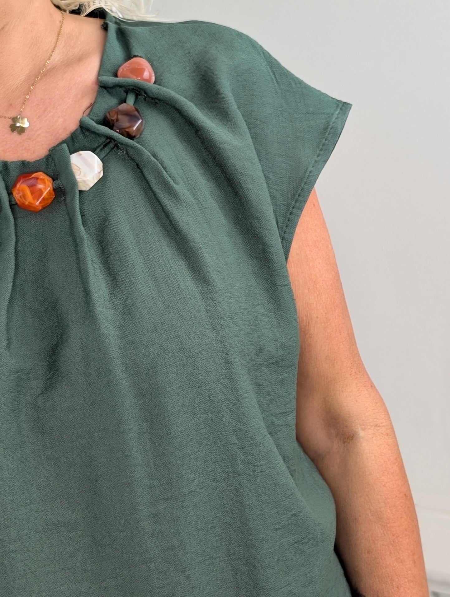 Stone beads blouse top - Army groen