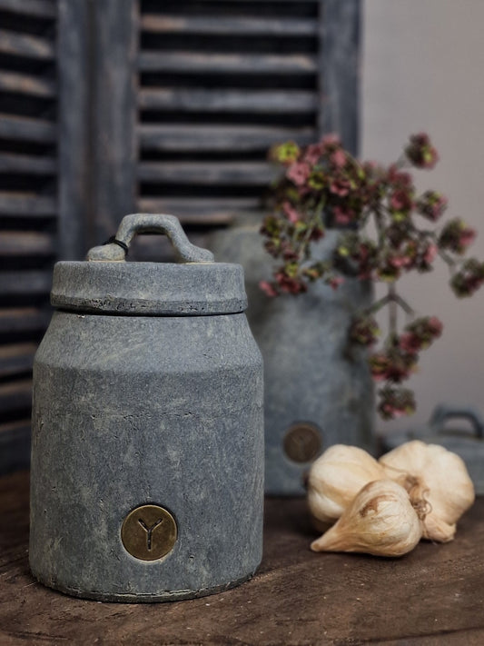 Brynxz Pot and Top Maj. Vintage M D.14 H.21
