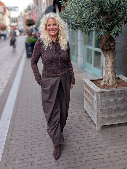 Paula kanten top met strik - Bruin