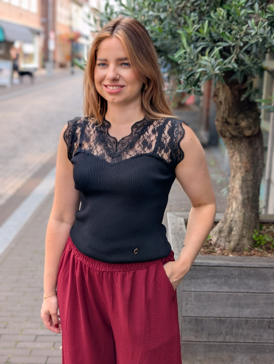 Clara top met kant - Zwart