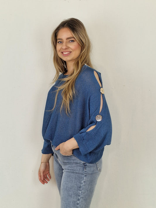 Nicole trui met open mouw en goudkleurige knopen - Jeans blauw