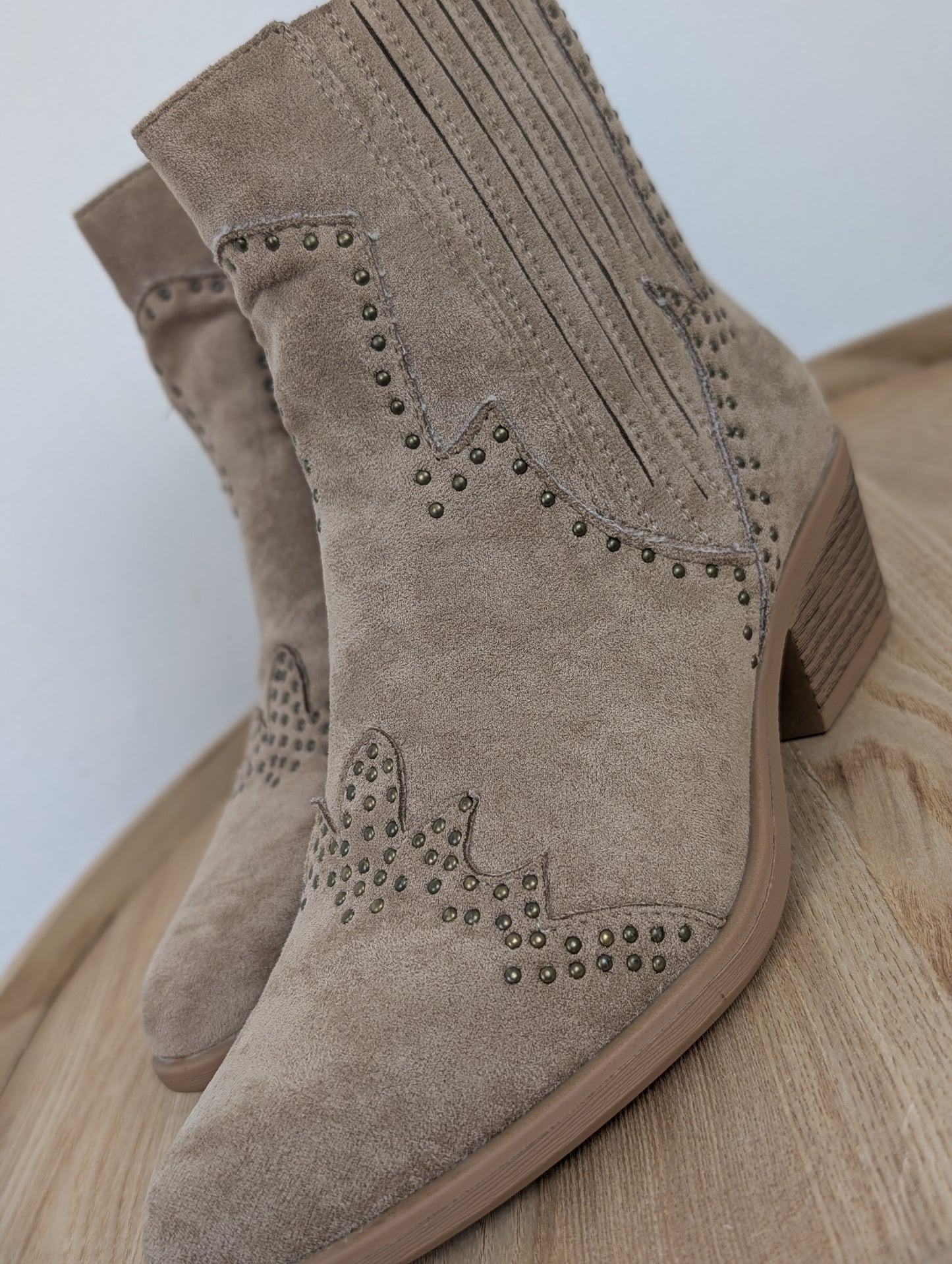 Sabrina Laarzen studs - Beige