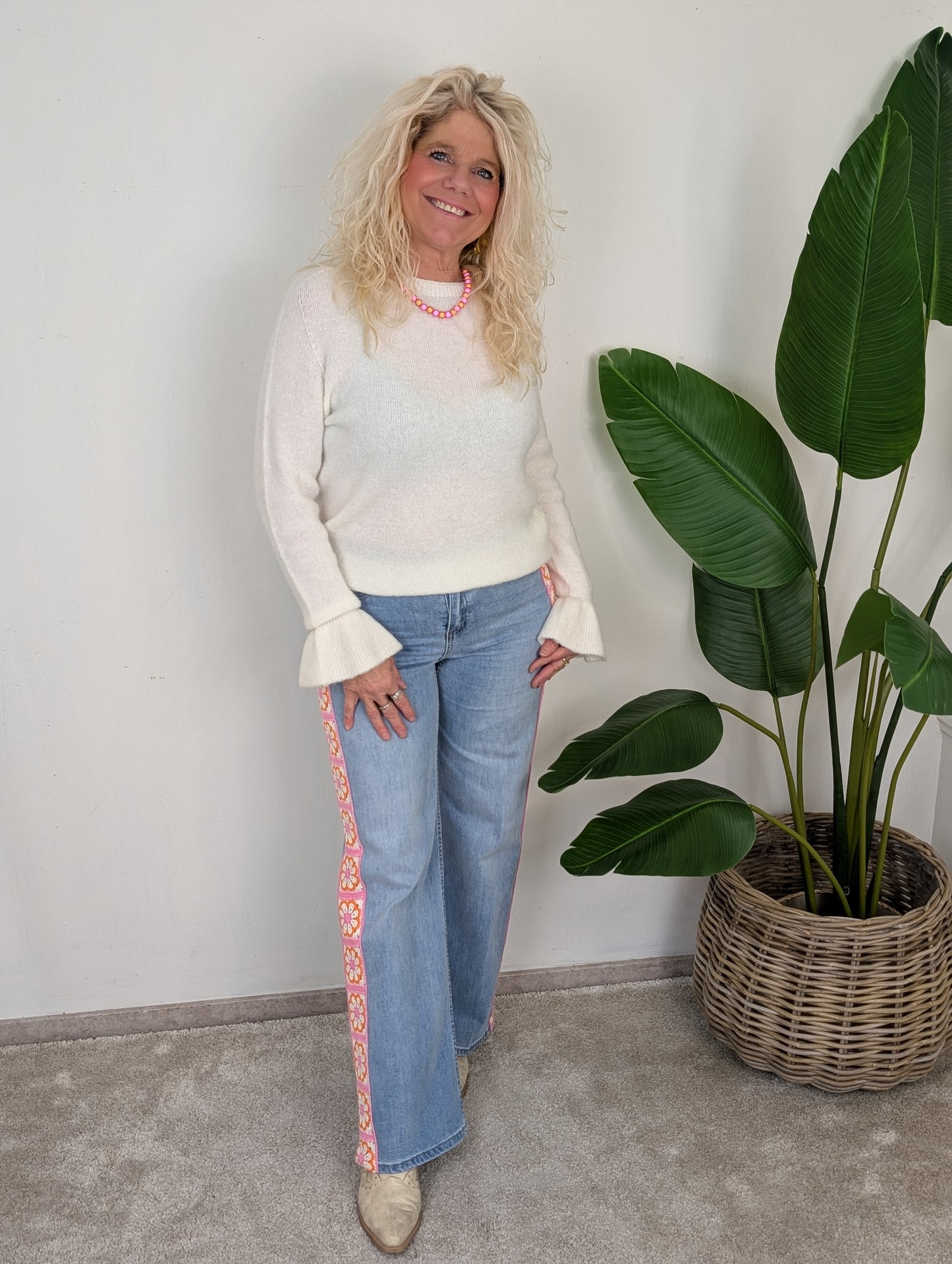 Fijn gebreide trui met ruffle mouwen - Off White