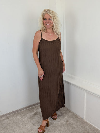 Golden hour crincle maxi dress - Bruin