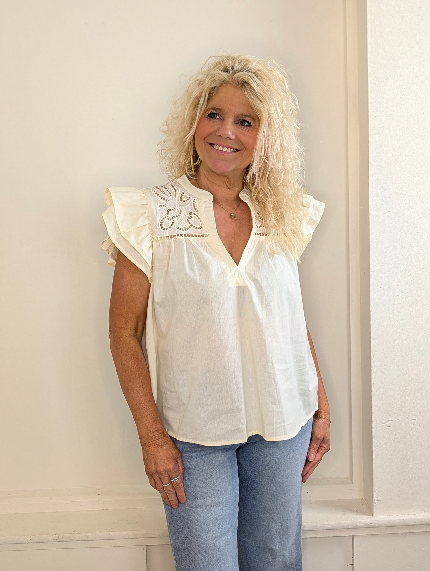 Skyla Ruffle blouse Top - Ecru