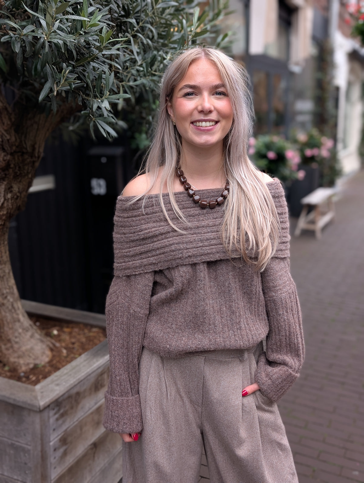 Apany off sholder trui - Taupe