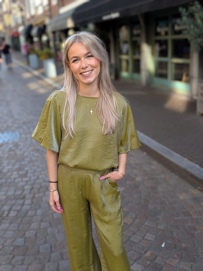 Zusss satijnen top met pofmouw