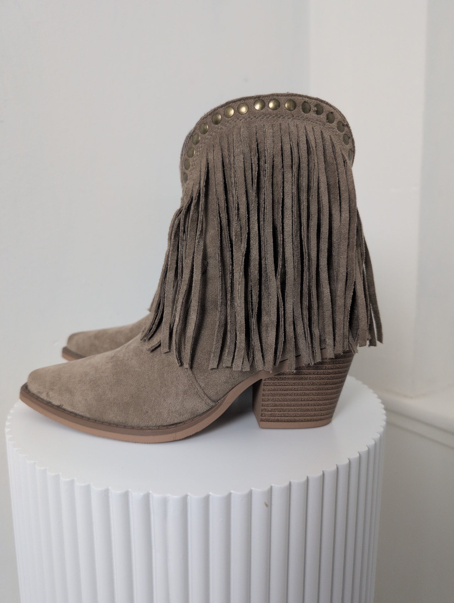 Laarzen met gouden studs en franjes - Khaki