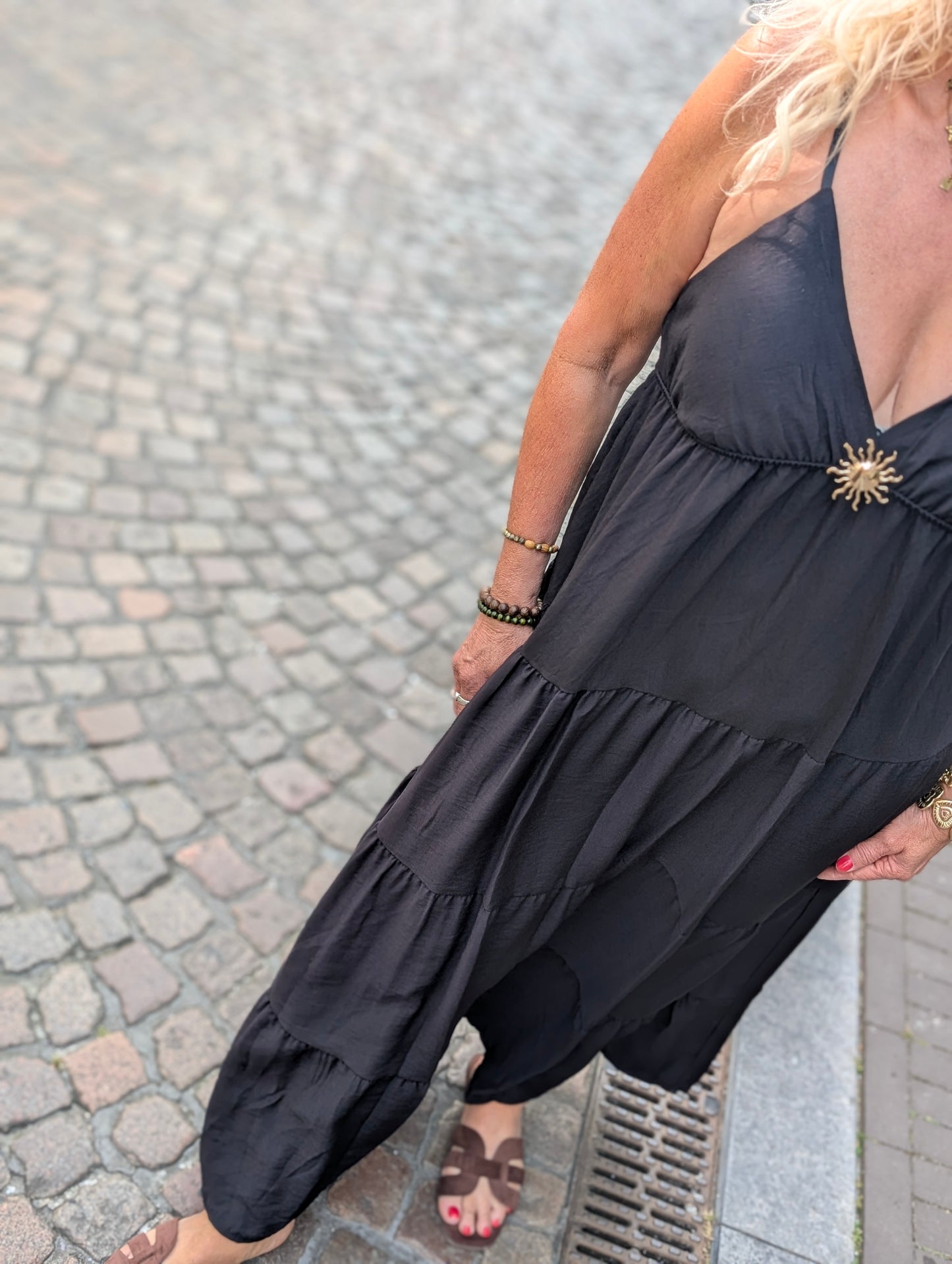 Bailey jurk met broche - Zwart