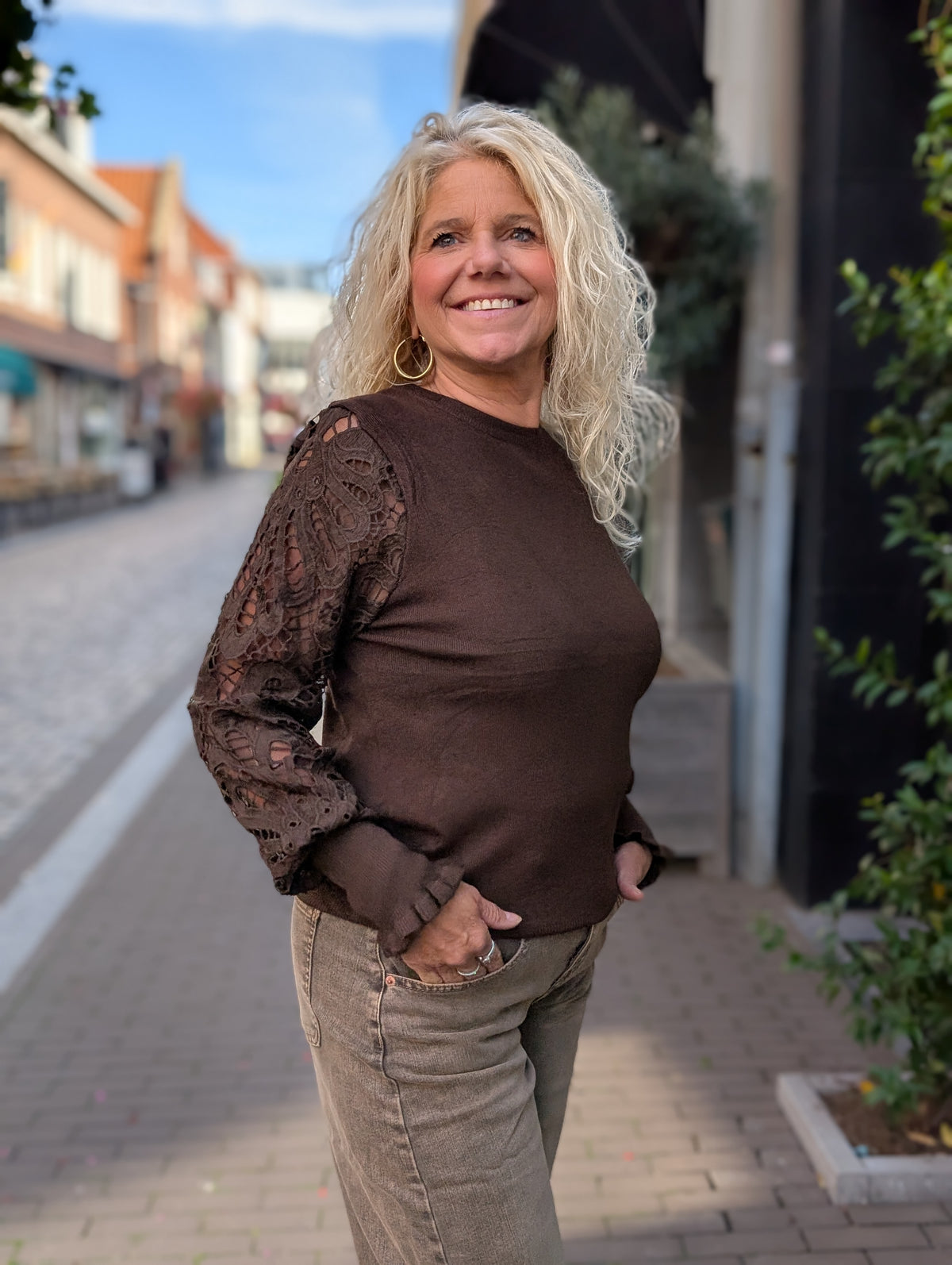Loy trui met kanten mouw - Bruin