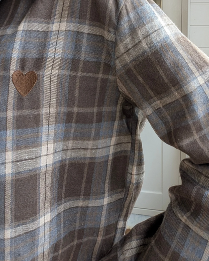 Ashley Geruite blouse met Hart Detail - Bruin
