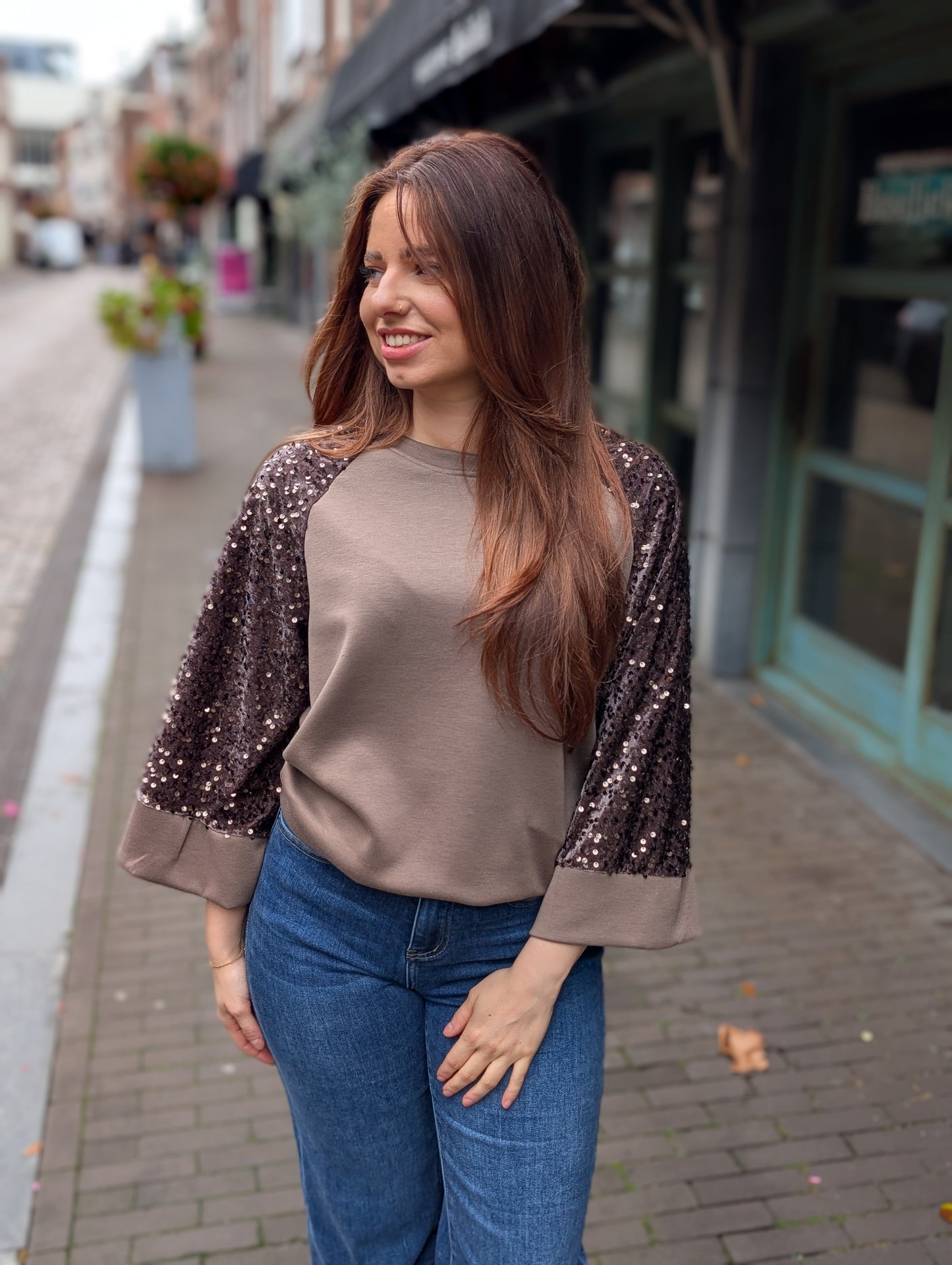 Gloria trui met pailletten - Taupe