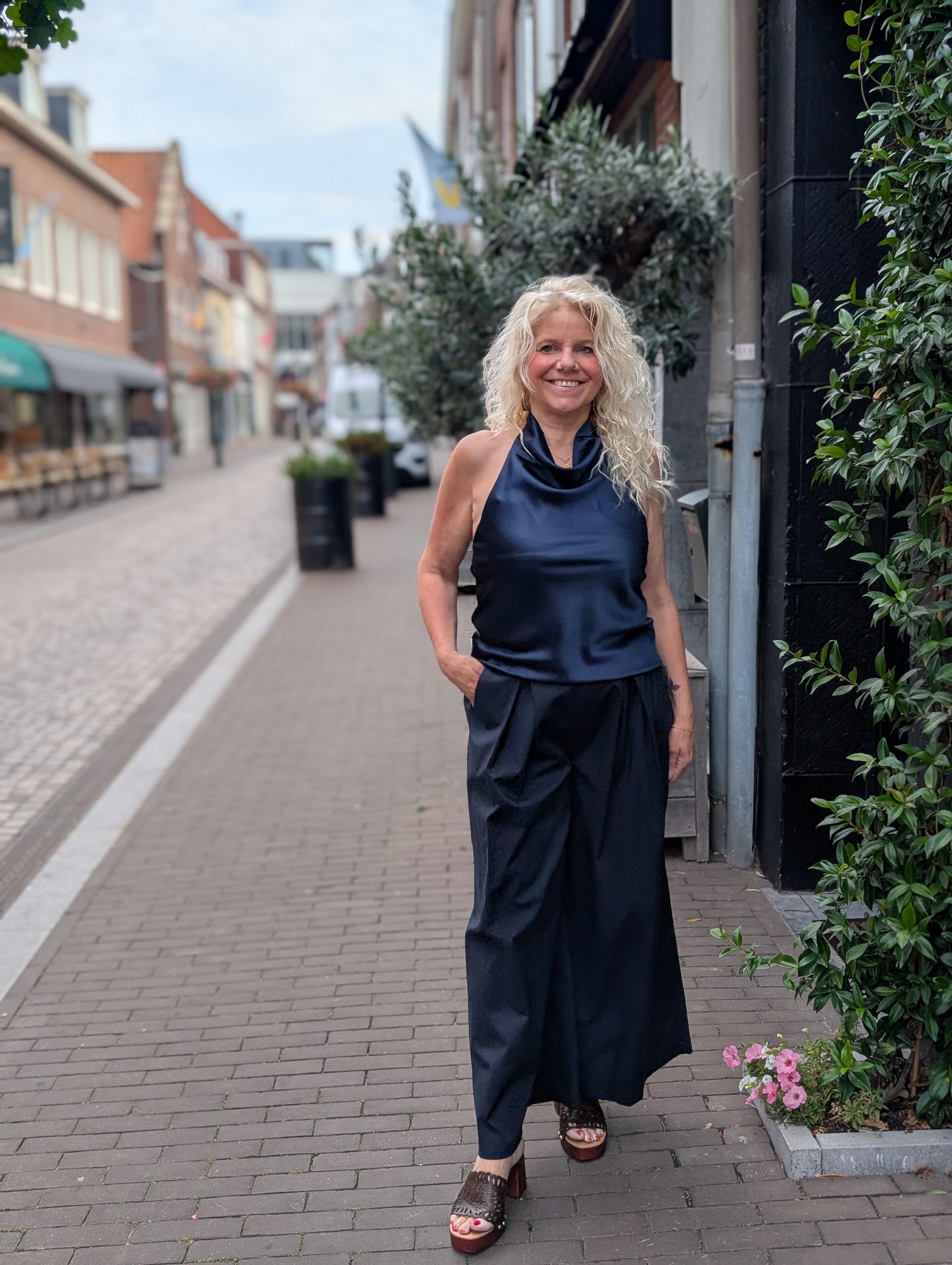 Silk top met openrug - Blauw