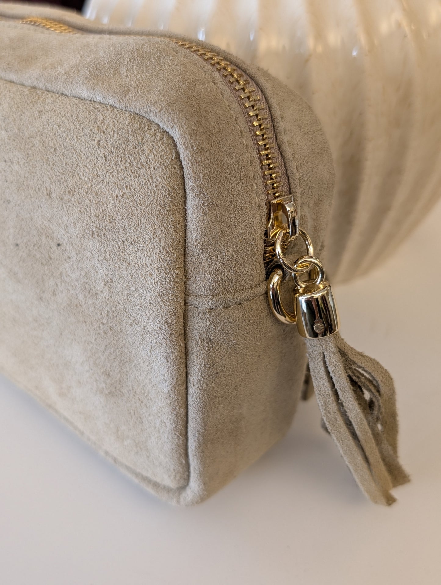 Tas met gouden rits en kwastje - Beige