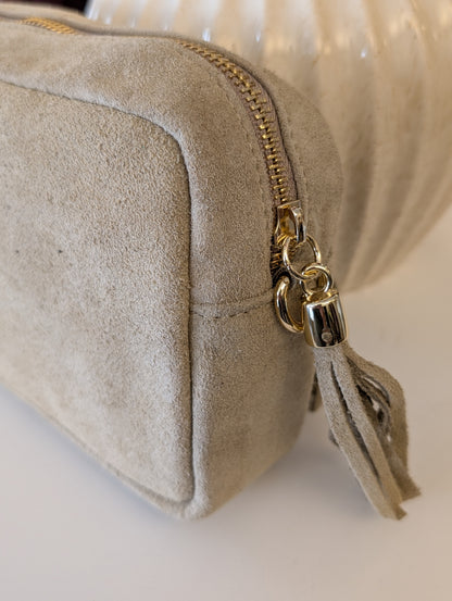 Tas met gouden rits en kwastje - Beige