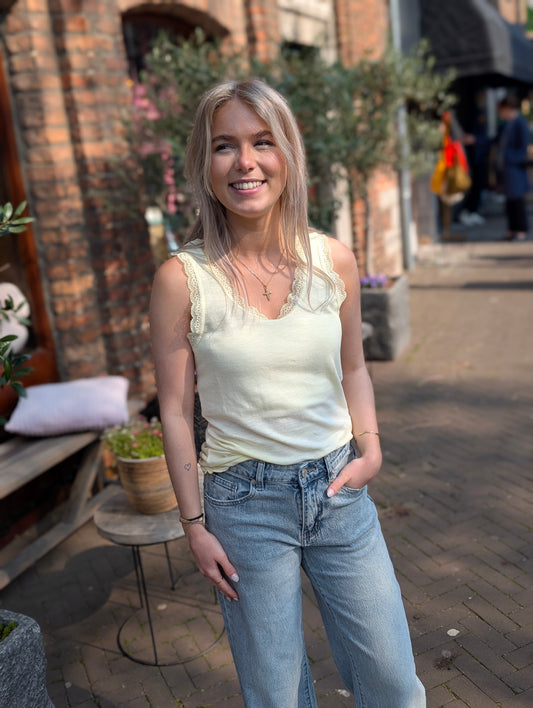 Pure Cotton Scallop Top - Geel
