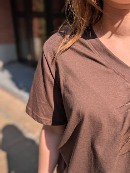 Basis shirt met v-hals - Bruin