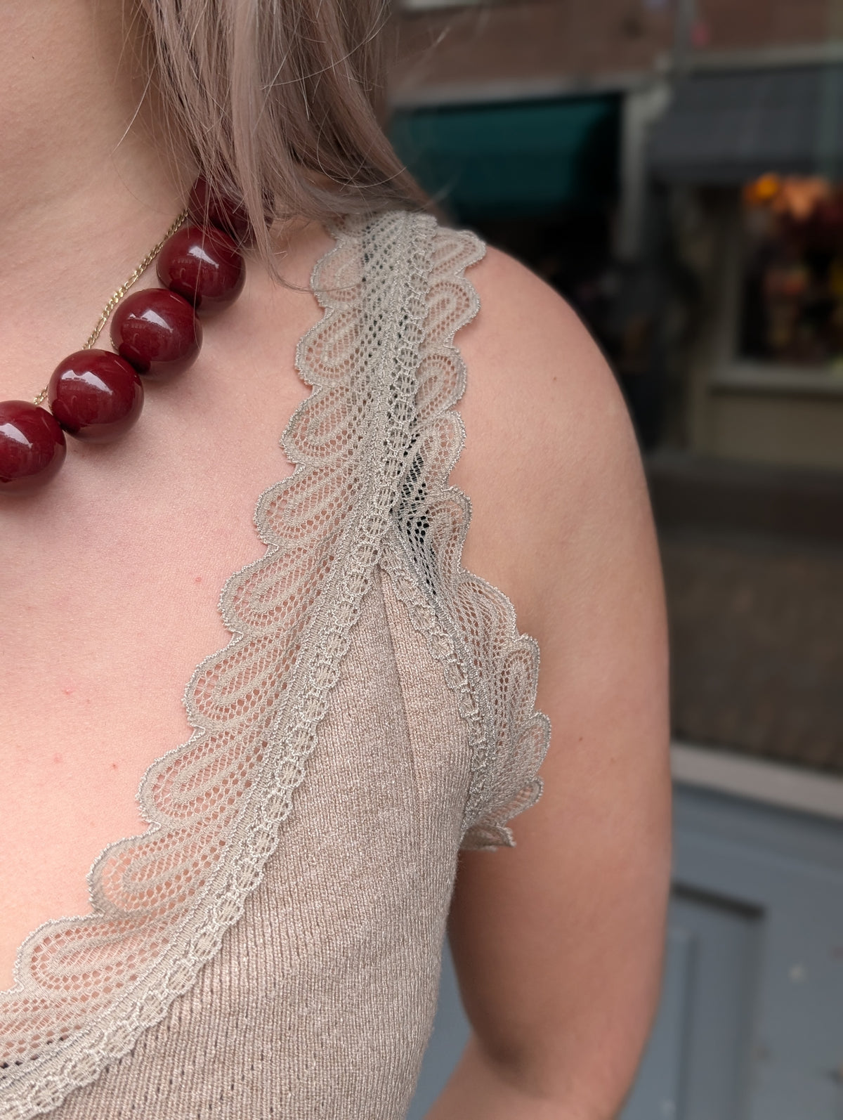Paula top met kant - Taupe