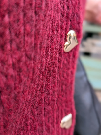 Amalia gebreid gilet met hartjes knopen - Bordeaux rood