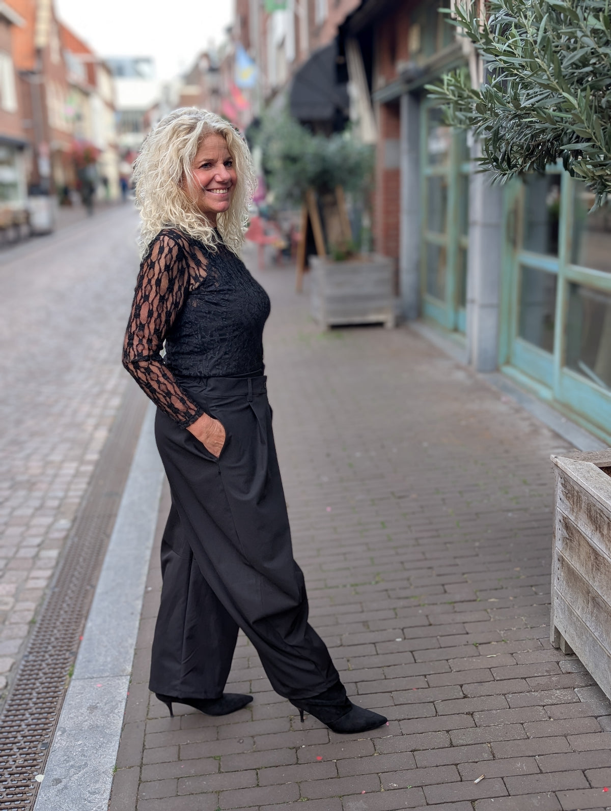 Zowi pantalon met overslagdetail - Zwart