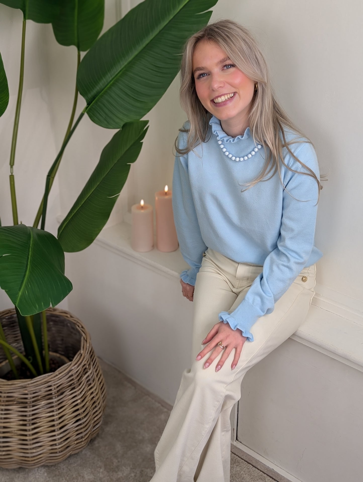 Ruffle trui Iza - Lichtblauw