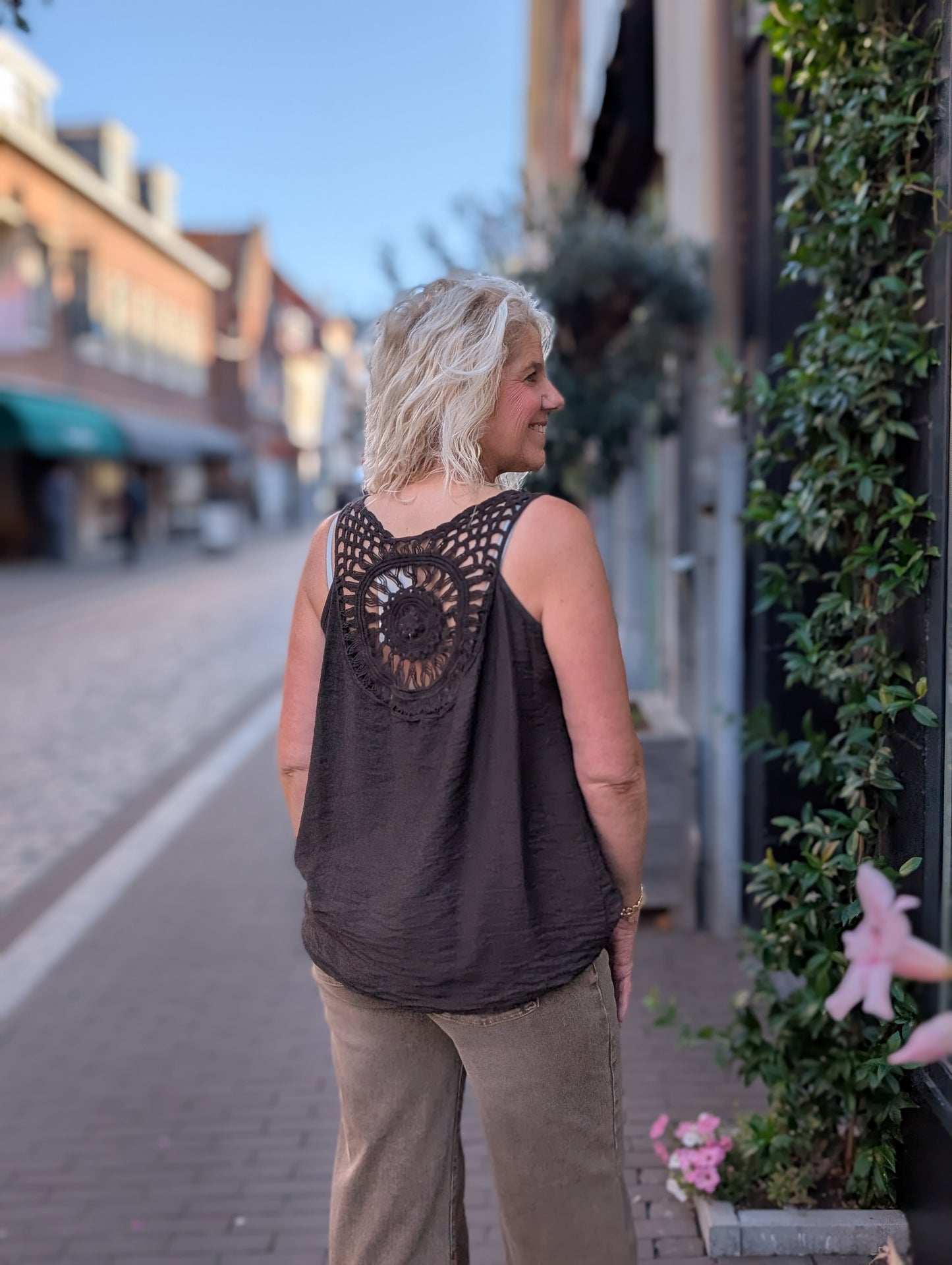 Babs opgewekte top - Bruin