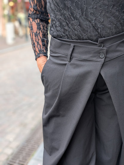 Zowi pantalon met overslagdetail - Zwart