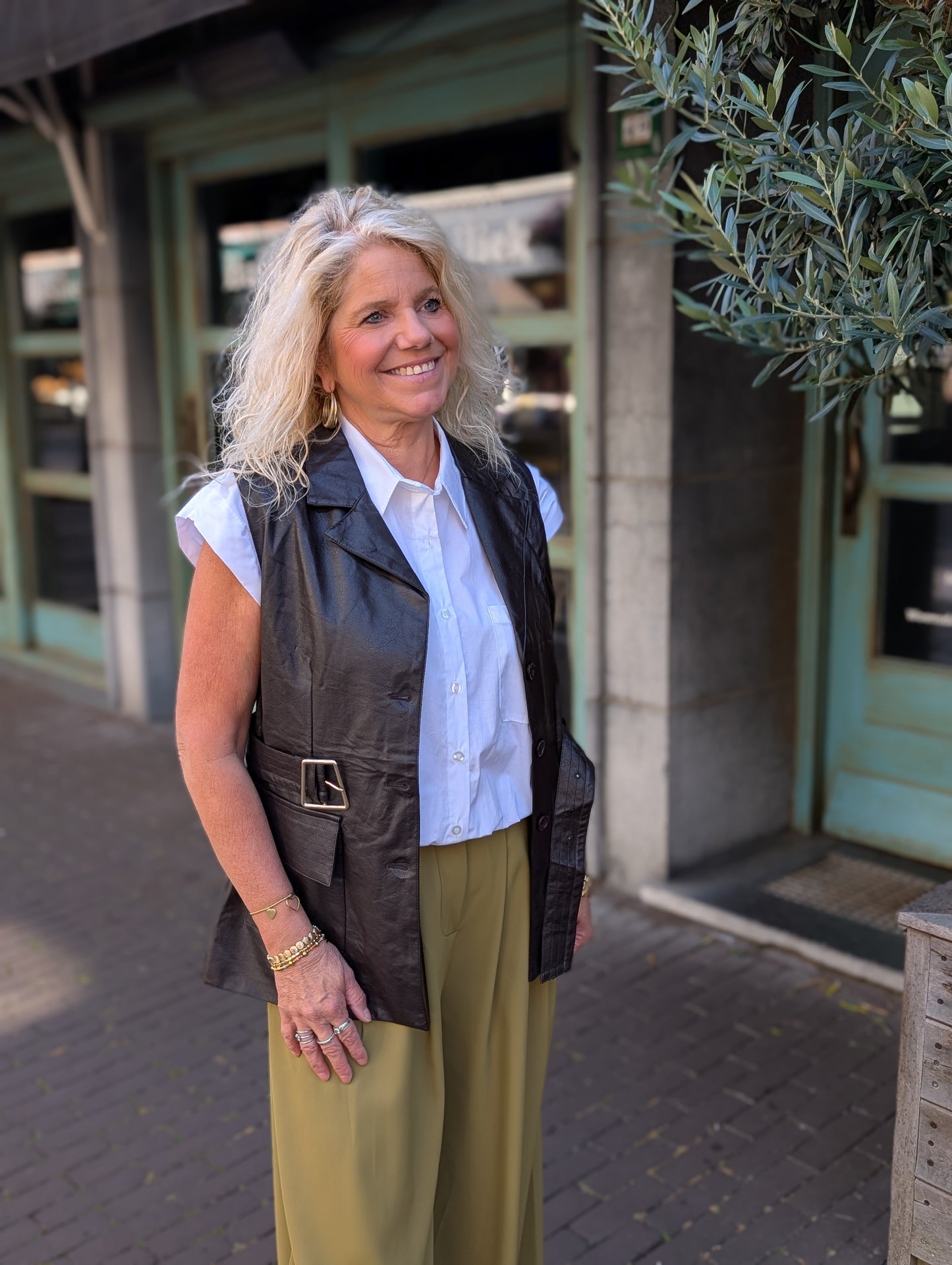 Faux leather gilet met riem - Donkerbruin