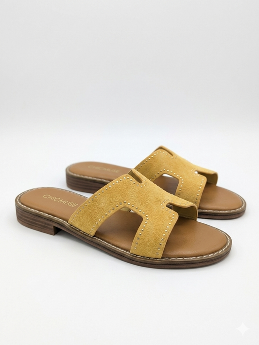 Golden Hour' Suede Studded Slippers - Geel