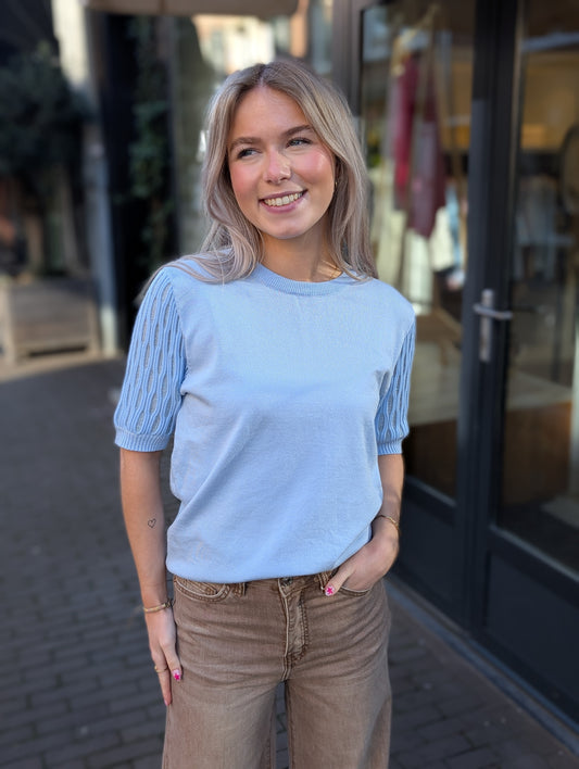 Evita shirt met open gewerkte mouw - Licht blauw