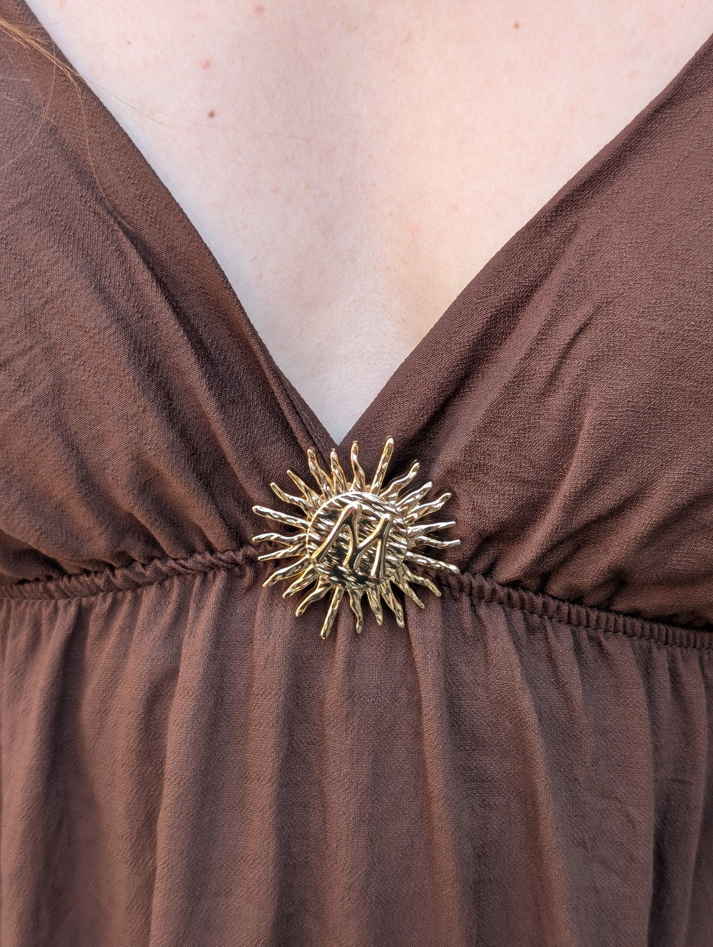 Bailey jurk met broche - Bruin