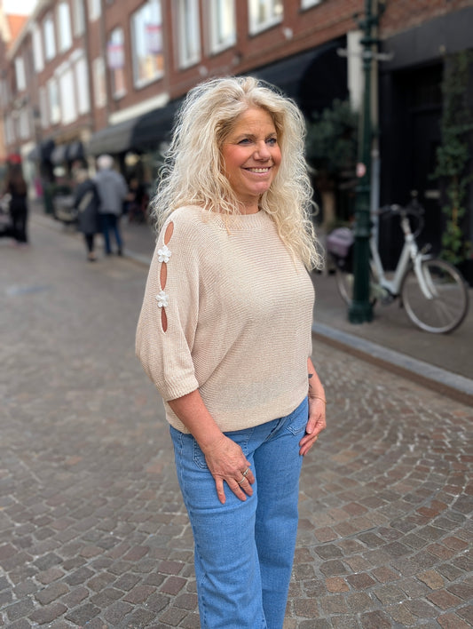 Flower detail trui Eva - Beige