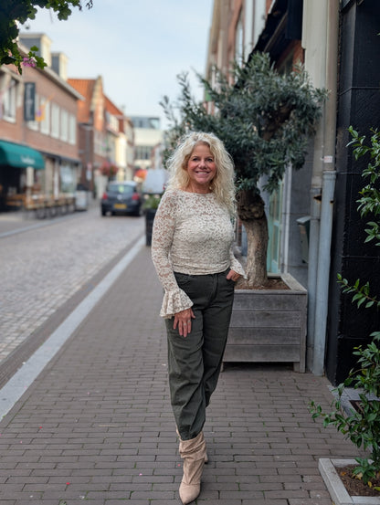 Barel kanten top met uitlopende mouw - Taupe