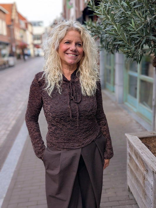 Paula kanten top met strik - Bruin