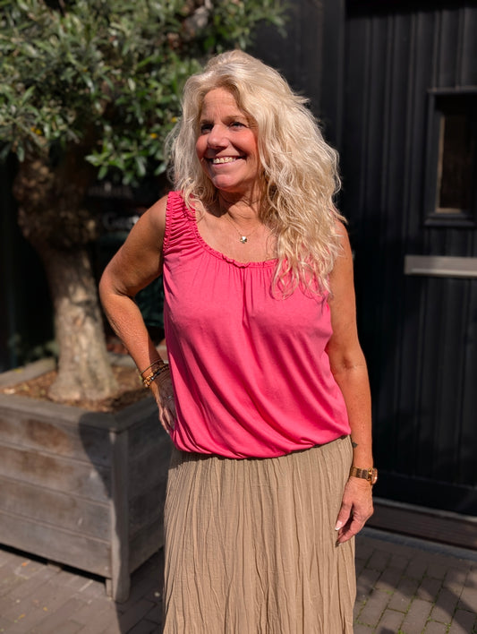 An top met ruffle - Koraal