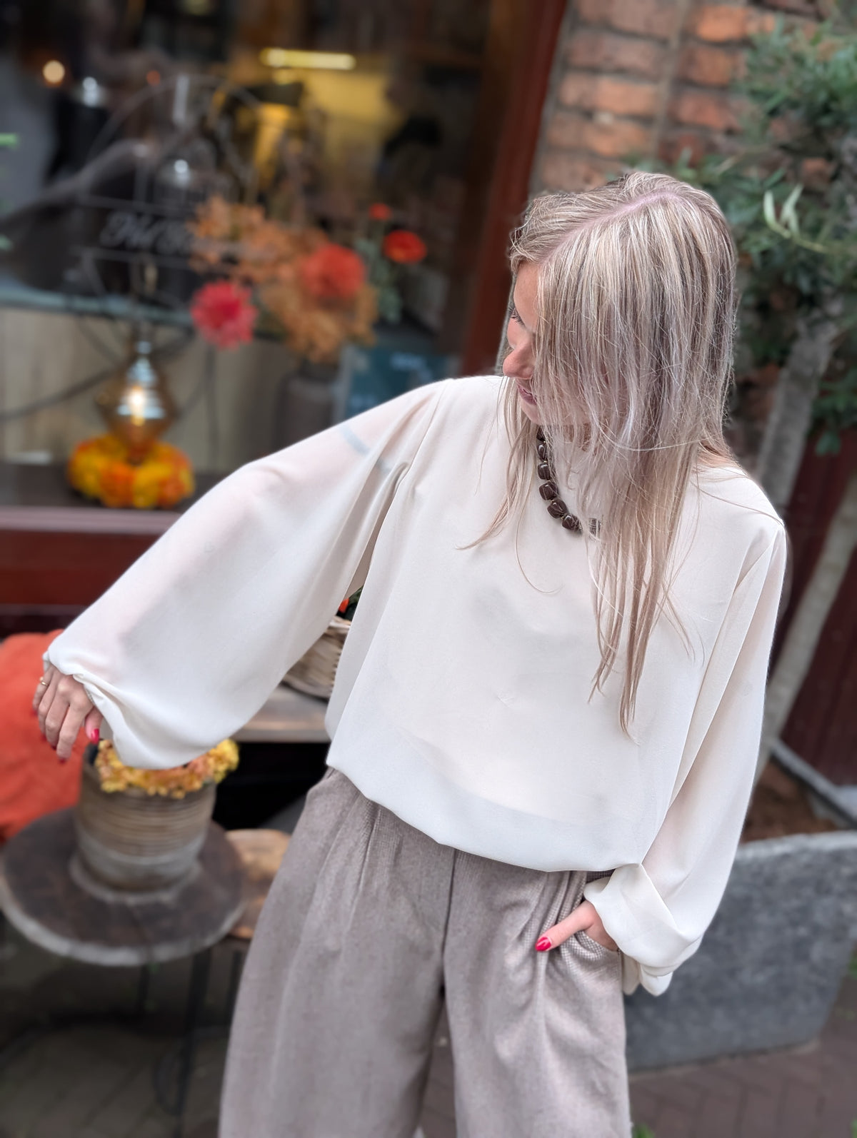 Hilde blouse met elastiek onderin - Creme