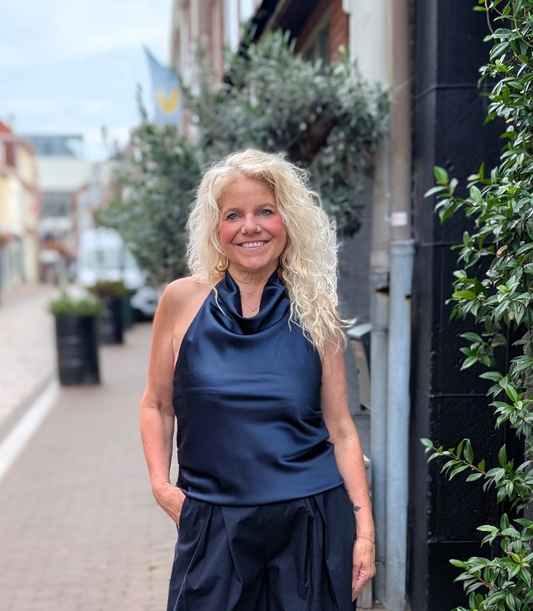 Silk top met openrug - Blauw