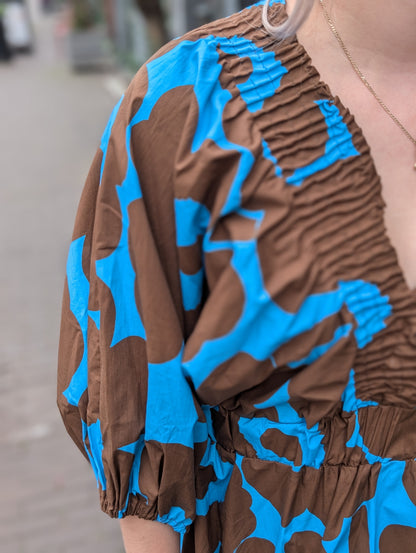 Korte jurk met smok details - Bruin/Blauw
