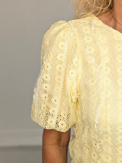 Sunny Lace Puff Top - Geel