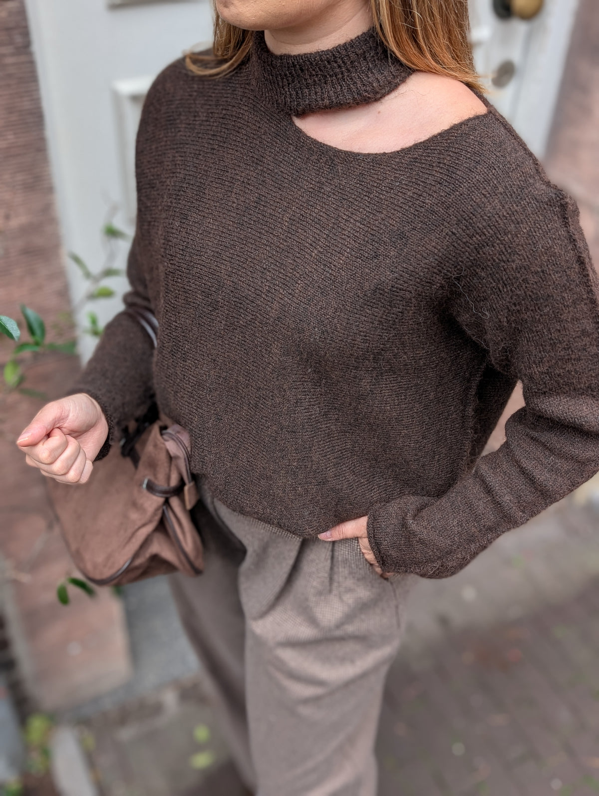 Maria off sholder trui - Bruin