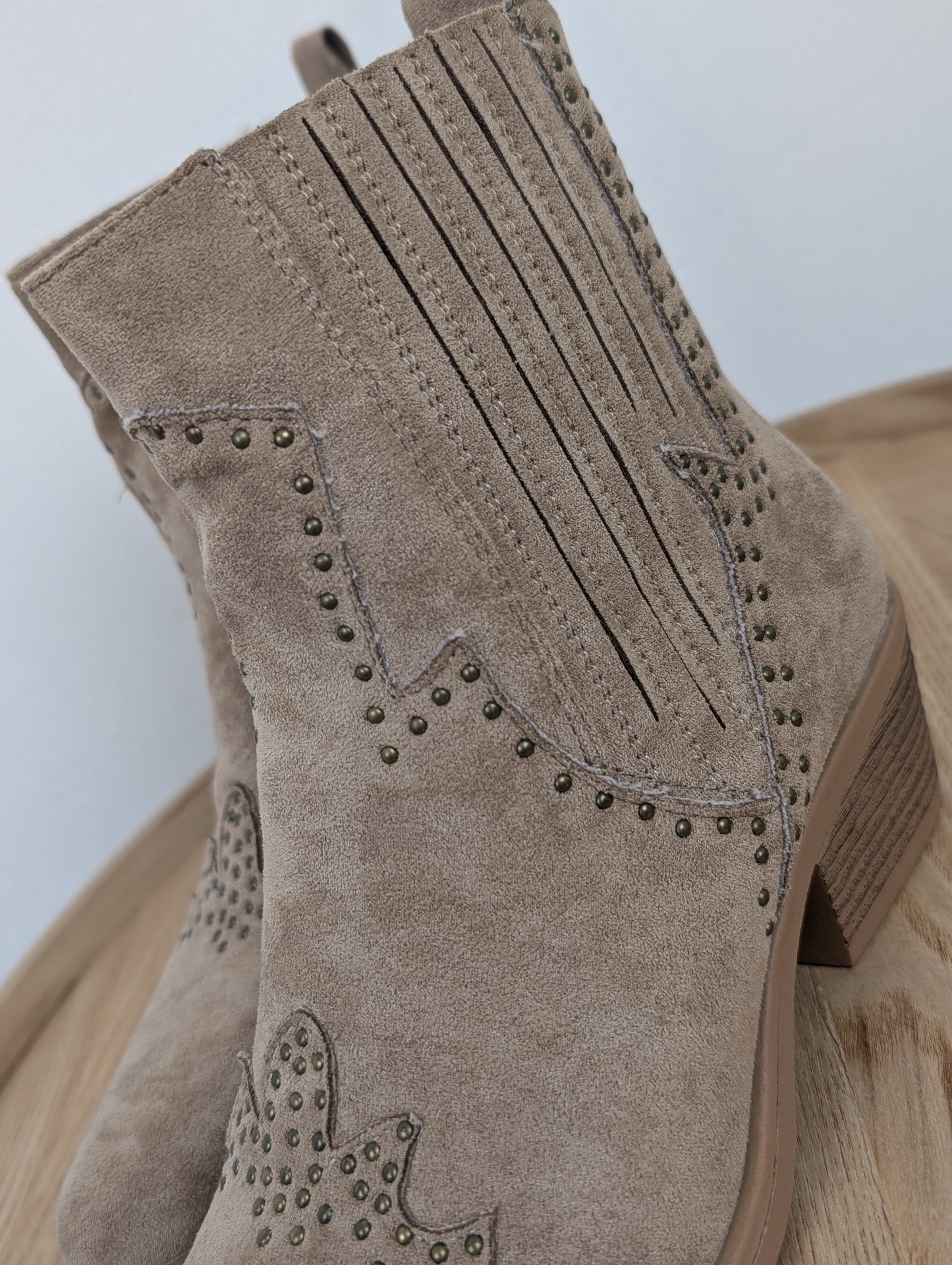 Sabrina Laarzen studs - Beige