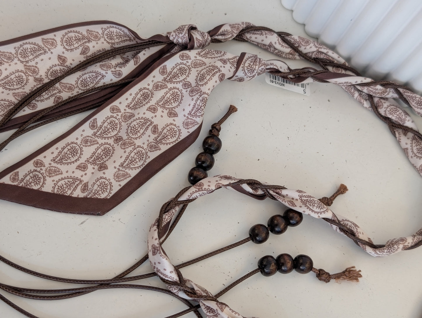 Print riem met sjaaltjes en kralen - Creme / bruin