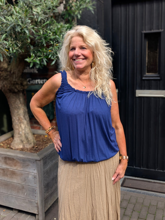 An top met ruffle - Blauw